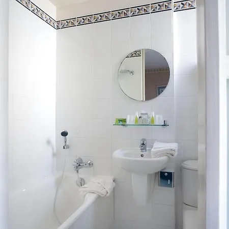 Atlantis Hotel 3*