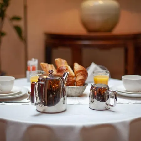 أتلانتيس فندق