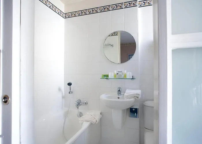 Atlantis Hotel 3*